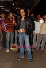 Ritesh Deshmukh leave for IIFA Colombo in Mumbai Airport on 1st June 2010 (6).JPG